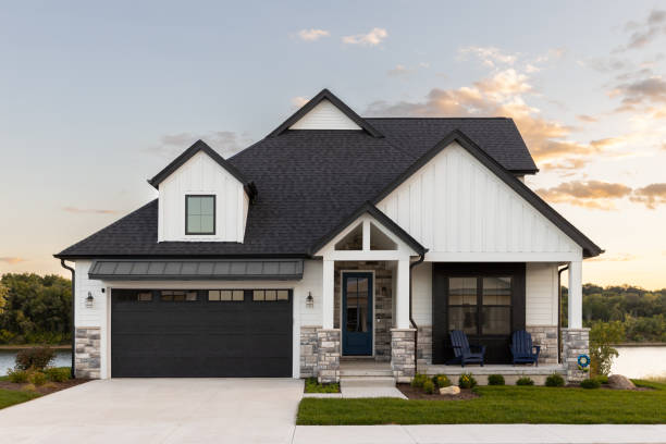 Best Roof Moss and Algae Removal  in Bellingham, WA